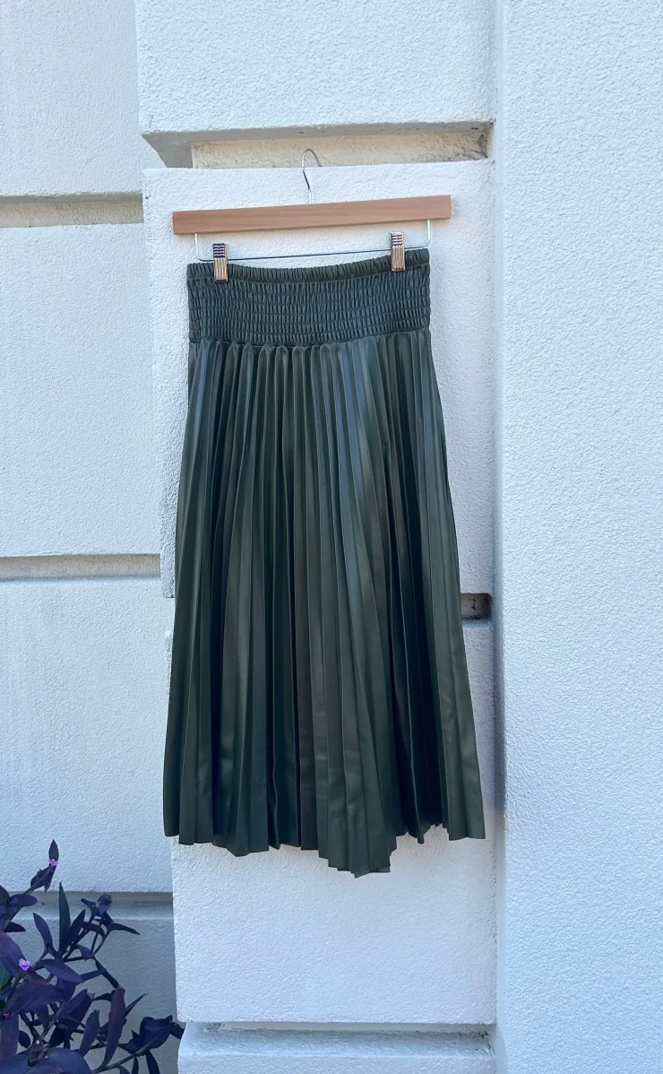Discount Faux Leather Pleated Skirt In Skirts