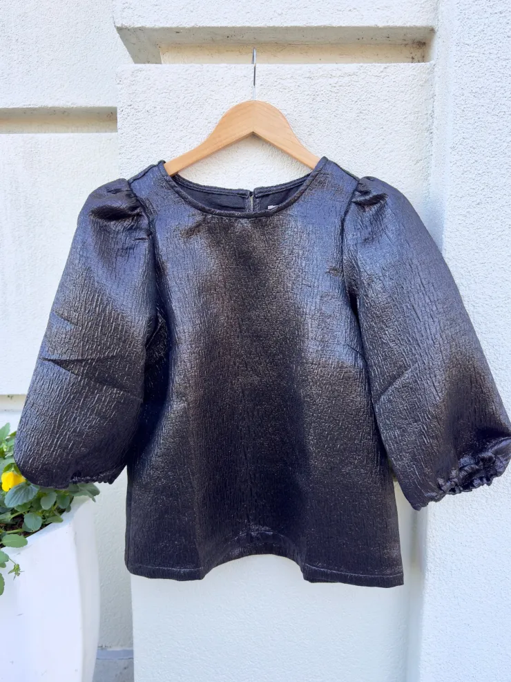Fashion Metallic Puff Sleeve Top In Blouses
