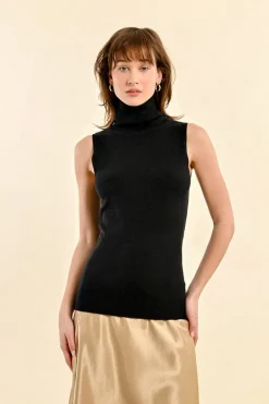 Clearance Sleeveless Sweater In Sweaters